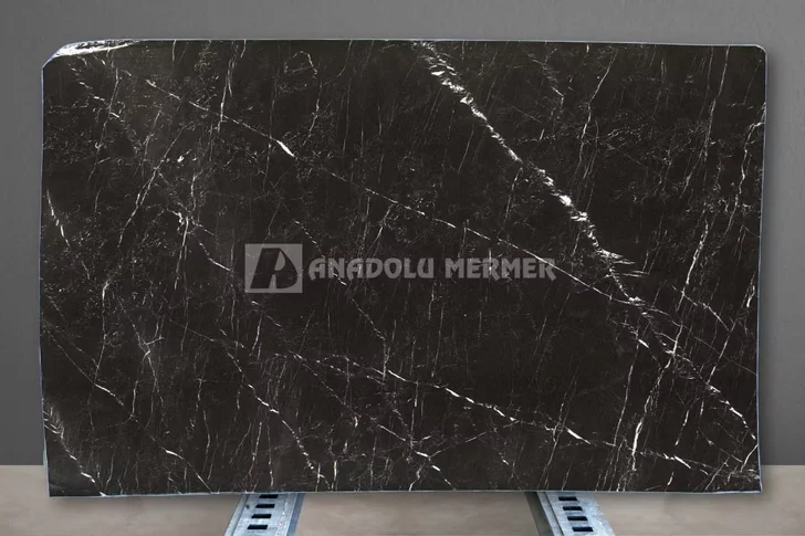 NERO MARQUINA